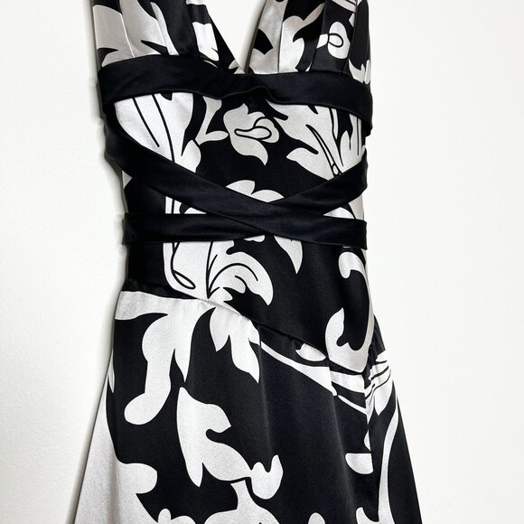 Elegant Black and White Prom Dress - Picture 4 of 16